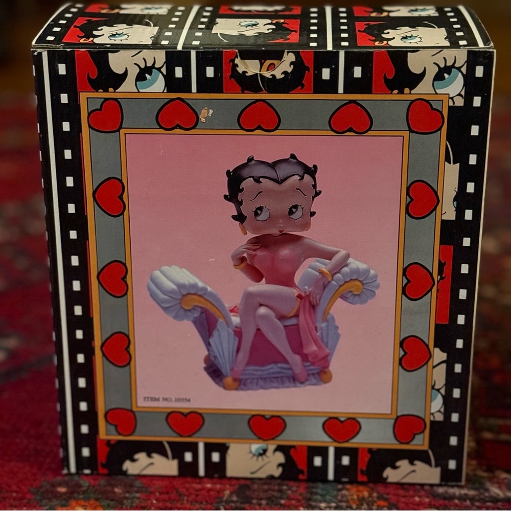 Vintage Betty Boop music box lot (2) with bonus lunchbox!!!! - Picture 11 of 16